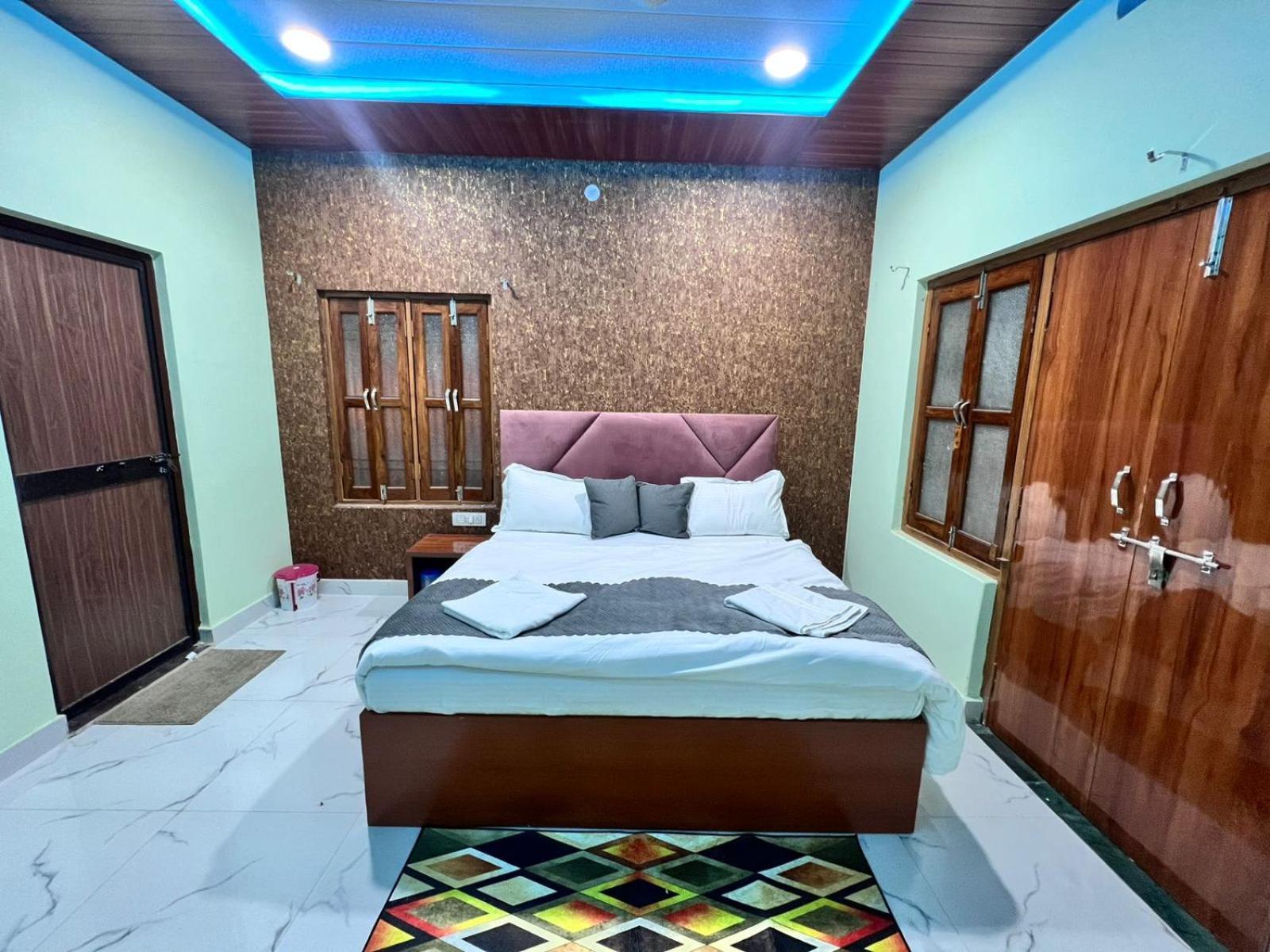 Gulab Residency Hotel Varanasi Exterior foto